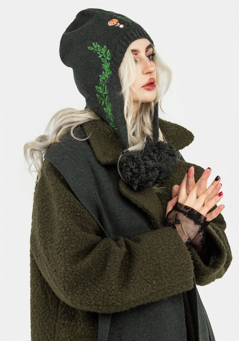 Disturbia Fable Embroidered Bonnet Hat | BAF-52922320