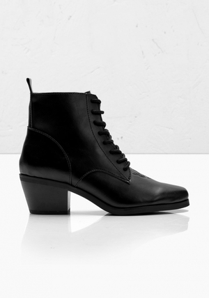 Disturbia Triquetra Ankle Boot | NDB-08957530