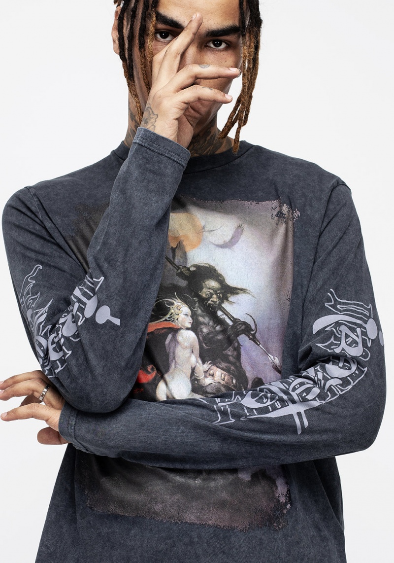 Disturbia Frazetta Moonmaid Long Sleeve T-Shirt | PBH-47082649