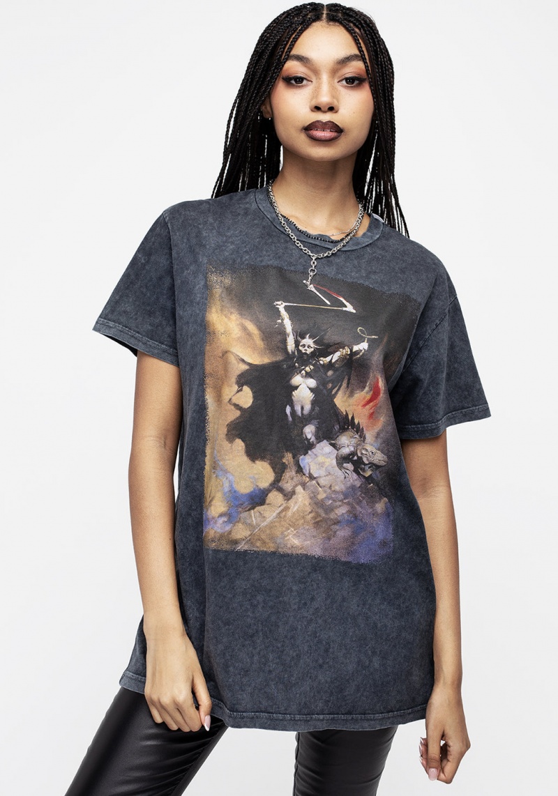 Disturbia Frazetta Woman with Scythe Corta Sleeve T-Shirt | FQX-66777334