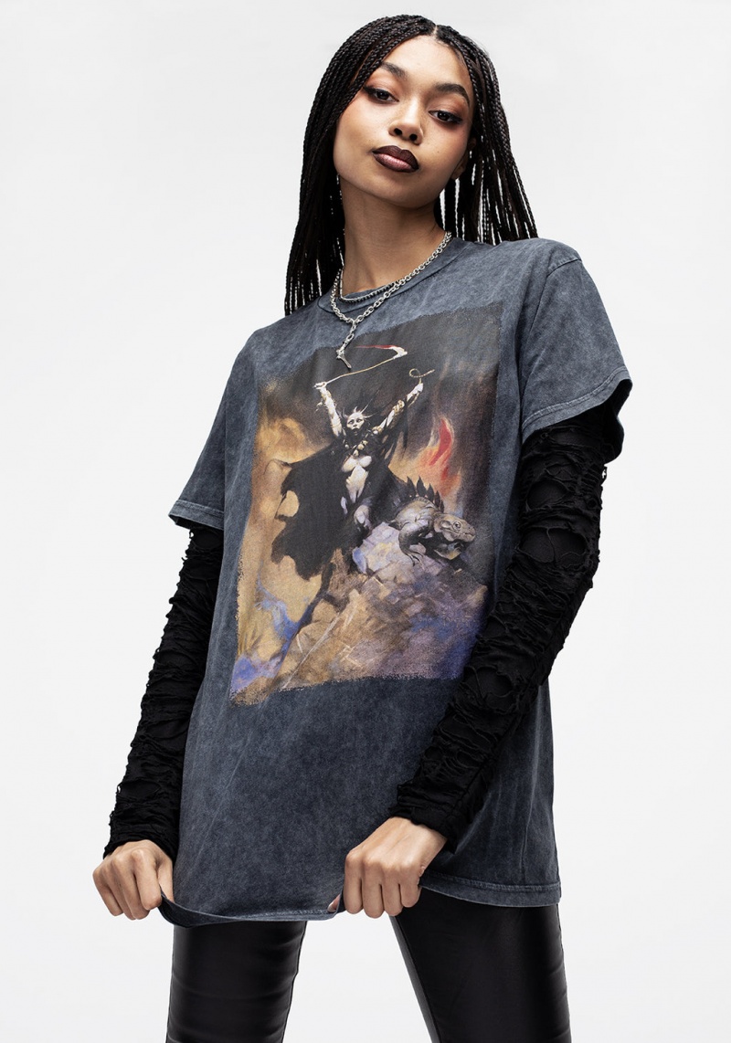 Disturbia Frazetta Woman with Scythe Corta Sleeve T-Shirt | FQX-66777334