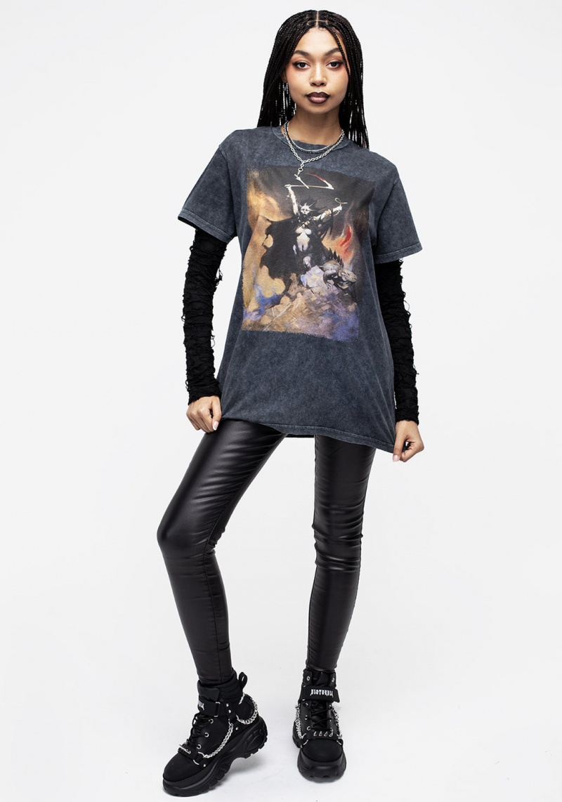 Disturbia Frazetta Woman with Scythe Corta Sleeve T-Shirt | FQX-66777334