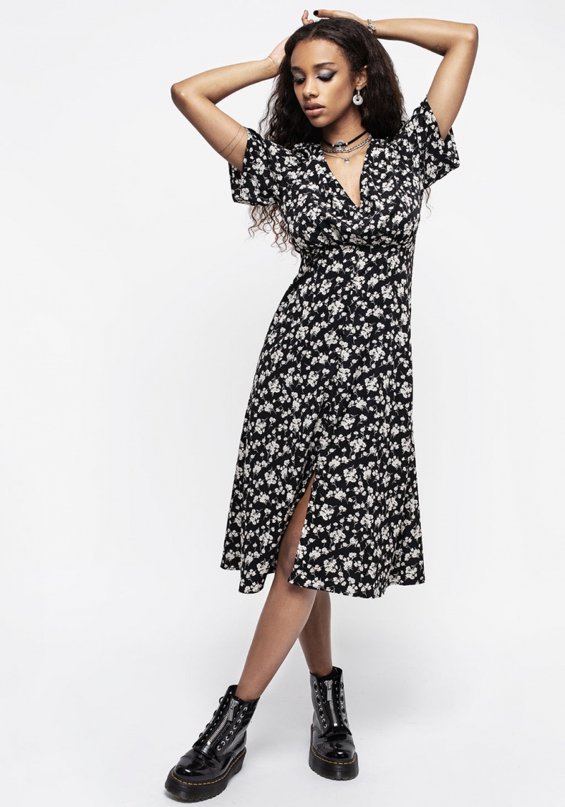 Disturbia Demeter Print V-Neck Button Down Midi Robe | UVG-62707713