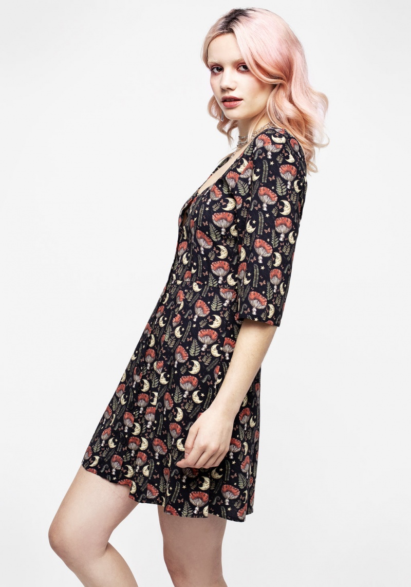 Disturbia Dreamfast Mushroom Moon Print Mini Robe | BLT-43456565